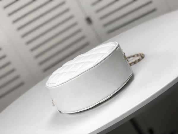 シャネルバッグ側面デザイン